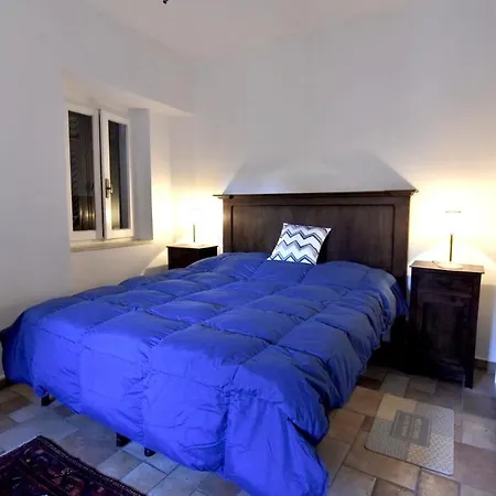 Apartamento With 2 Bedrooms In With Furnished Terrace