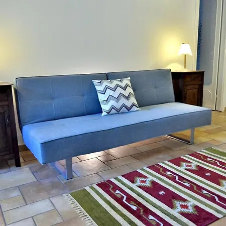 With 2 Bedrooms In With Furnished Terrace Cremolino
