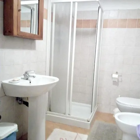 With 2 Bedrooms In With Furnished Terrace Cremolino