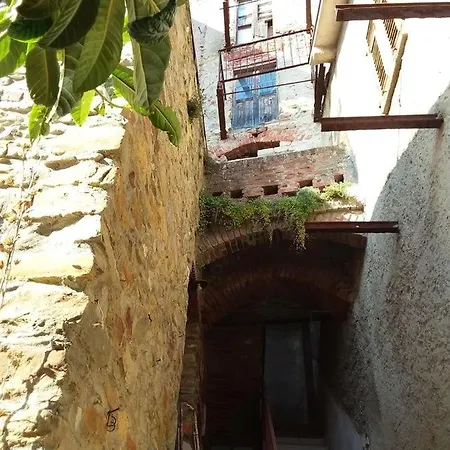With 2 Bedrooms In With Furnished Terrace Apartamento Cremolino